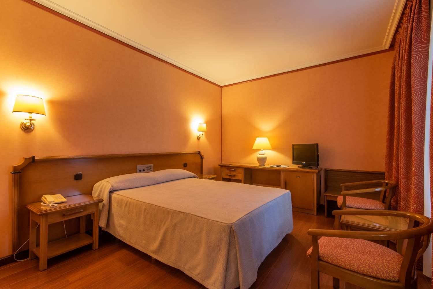 Hospedium Hotel Europa Centro Magaz De Pisuerga Luaran gambar