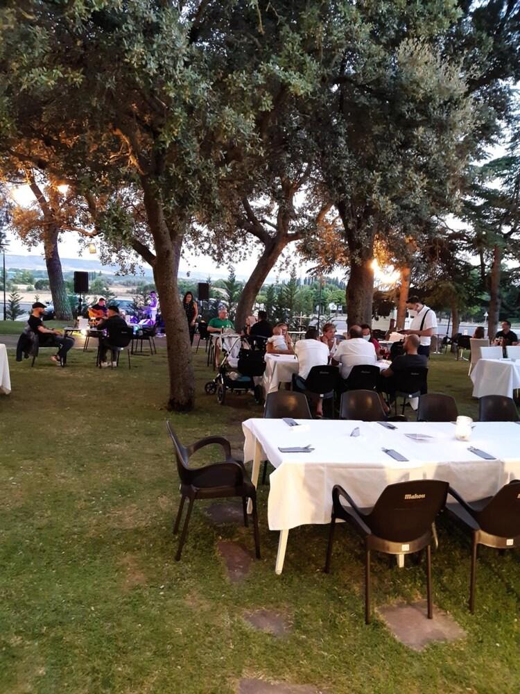 Hospedium Hotel Europa Centro Magaz De Pisuerga Luaran gambar