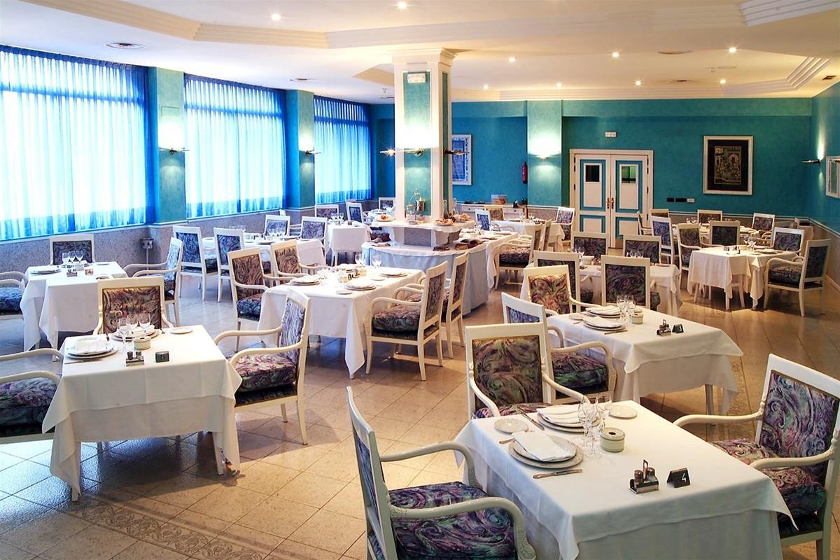 Hospedium Hotel Europa Centro Magaz De Pisuerga Restoran gambar