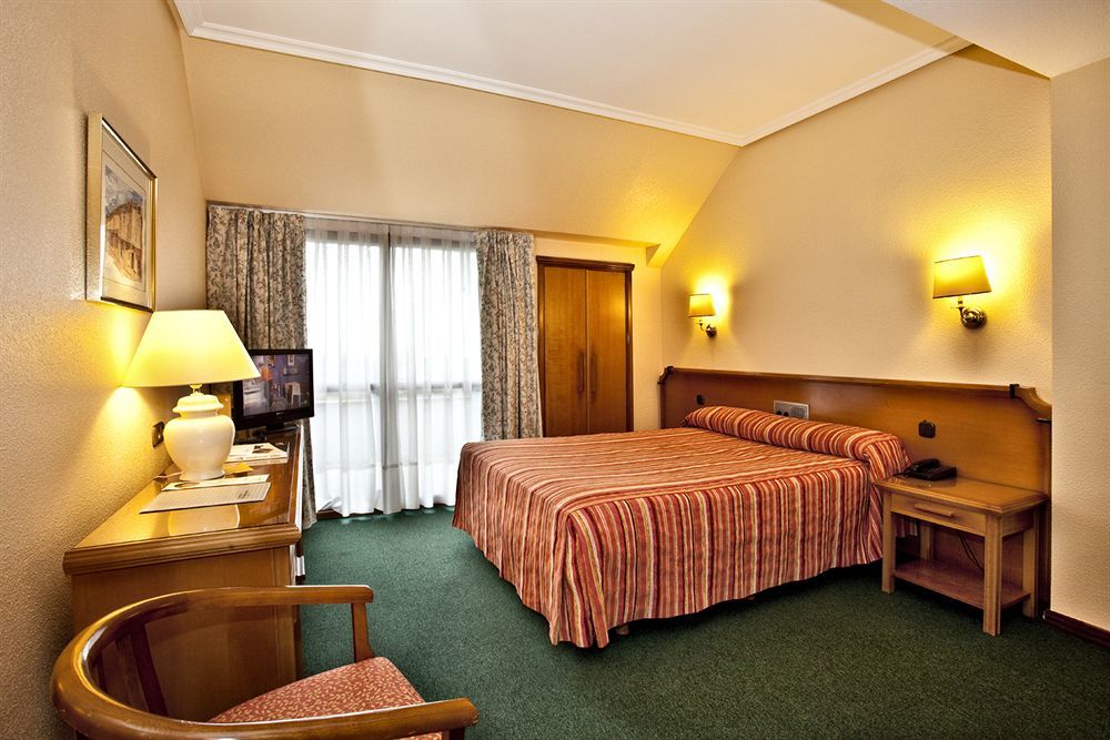 Hospedium Hotel Europa Centro Magaz De Pisuerga Luaran gambar