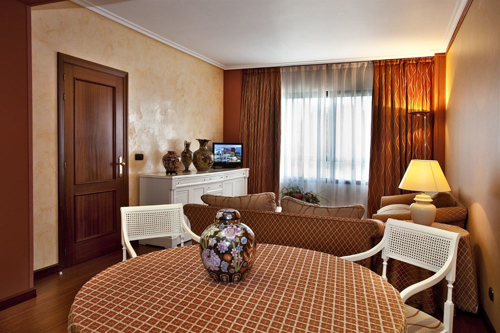 Hospedium Hotel Europa Centro Magaz De Pisuerga Luaran gambar